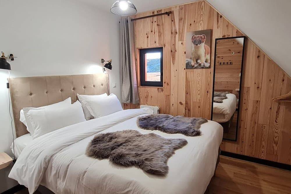 Large 4* Balneo Zen Altitud Chalet with Sauna 300 meters from the ski slopes in Chastreix-Sancy, Chastreix