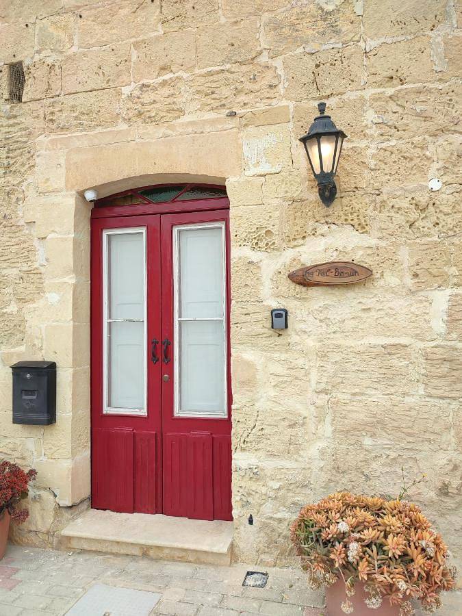 Villa für 4 Personen, mit Ausblick und Terrasse sowie Pool - 1