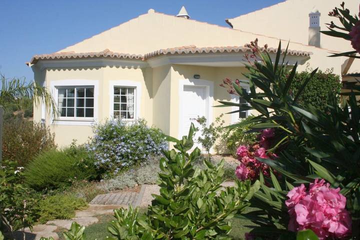Bungalow für 8 Personen, mit Garten und Pool sowie Whirlpool in Carvoeiro - 4