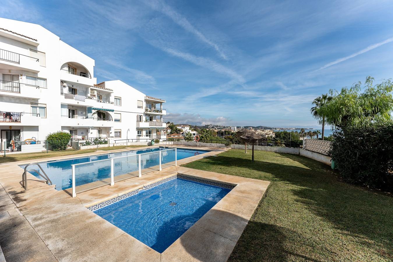 Entire apartment, Apartment in Superb Location with Sea View, Pool & Wi-Fi in La Cala de Mijas, Mijas