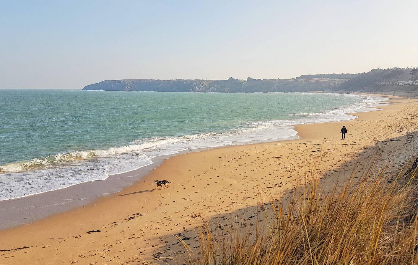 Charmant mobil-home avec piscine, jardin et accès à la plage à 2,5 km in Cancale, Baie du Mont-Saint-Michel