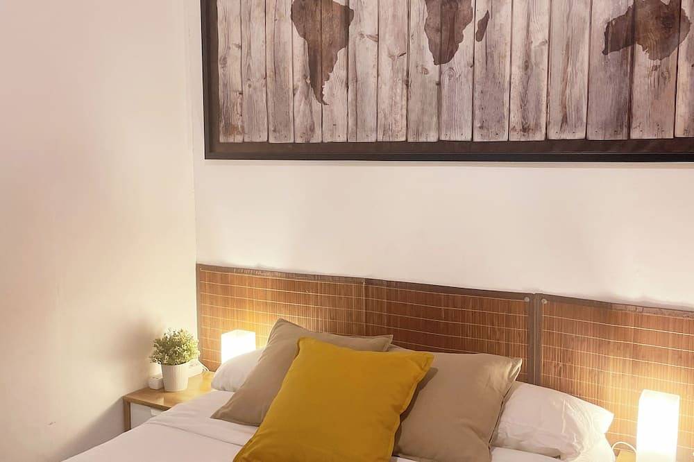 Study in the center of Madrid in Arganzuela, Madrid