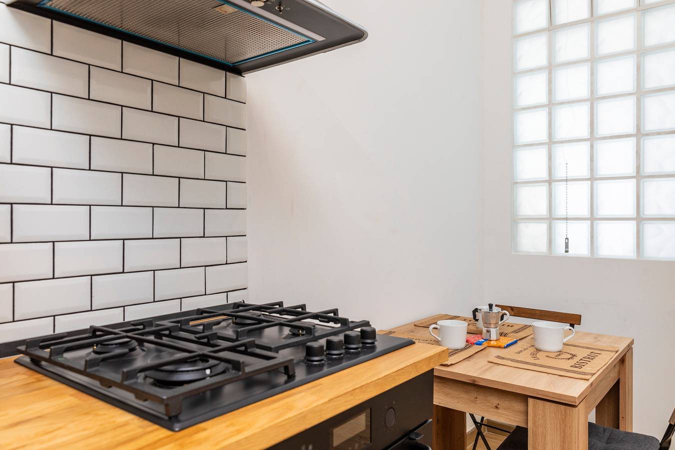 Appartamento intero, Appartamento 'La Dimora Incantata' con terrazza privata, Wi-Fi e aria condizionata in Catania, Catania e dintorni