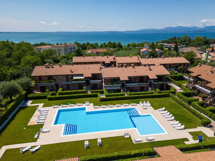 Ferienwohnung für 4 Personen, mit Balkon und Garten sowie Kinderpool in Lazise