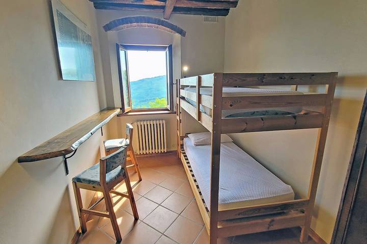 Casa-torre nella quiete dell'Appennino Pistoiese con panorama mozzafiato! in Pistoia, Provincia di Pistoia