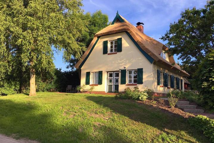 Landhaus für 6 Personen, mit Sauna und Garten, mit Haustier in Lancken-Granitz