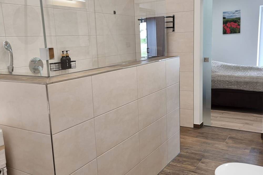 Ehemaliger Schweinestall, moderne Ferienwohnung in Alleinlage, Sauna und Hot Tub in Rot am See, Hohenlohe