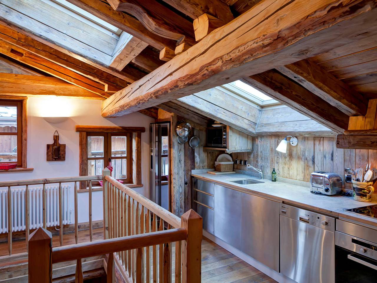 Maison de village chaleureuse au centre de Courchevel, près des pistes, 8 pers, 4 ch, luxe et confort in Courchevel 1300 (Le Praz), Saint-Bon-Tarentaise