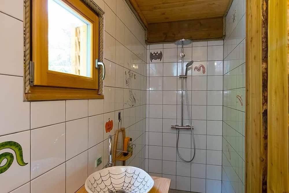 Entire apartment, Chalet des amoureux-nature lodging in the Vosges in Épinal, Épinal region