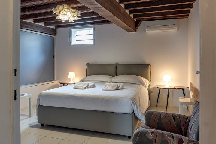 Entire apartment, Apartment 'Calzaiuoli 10 - Boutique' with Wi-Fi and Air Conditioning in Florence city center, Florence