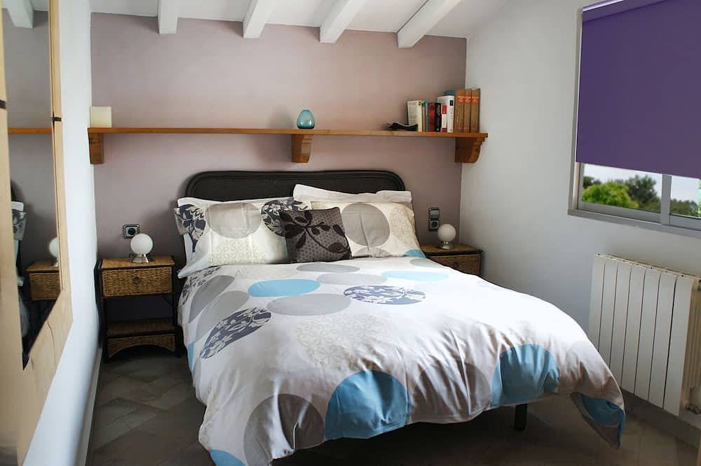 Big Discount June & July- Valencian Villa Beach City. Waterfall Pool and Jacuzzi in La Canyada (Paterna), Paterna