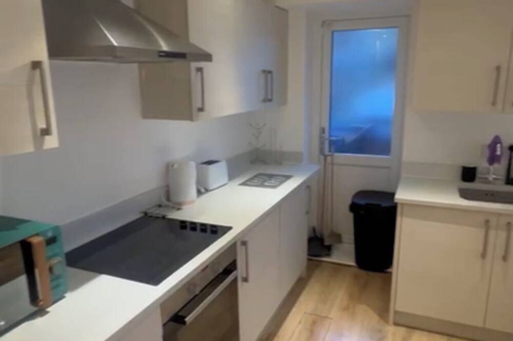 Cosy Wembley 2-bed apartment - Free parking - Ideal for contractors and families in Brent, London