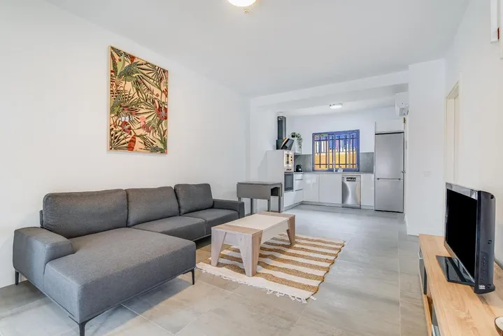 Chalet para 6 personas, con jacuzzi y jardín además de piscina para niños y piscina - 1