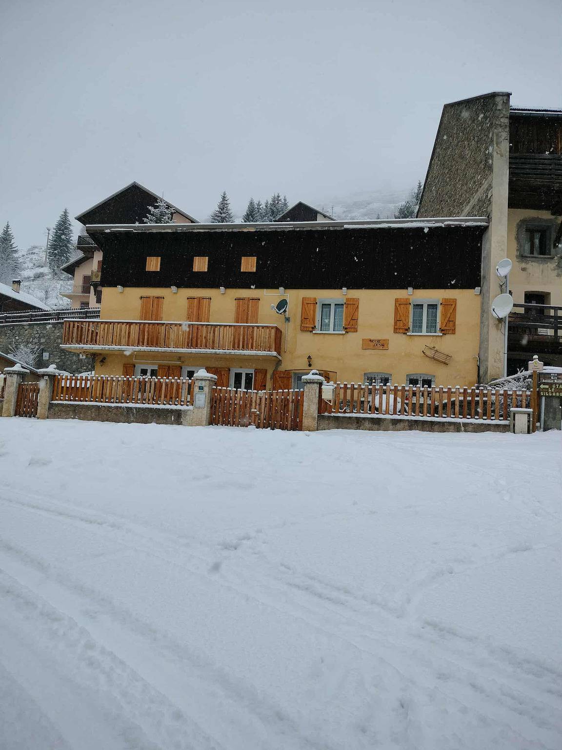 Cottage 'Gite Notre Désir' mit Bergblick, privater Terrasse und Wlan in Abriès-Ristolas, Queyras