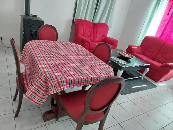Gîte pour 8 personnes, animaux acceptés à Martigny-les-Bains