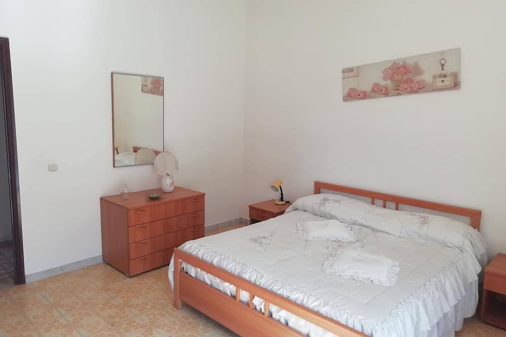 Ganze Wohnung, Apartment with large exclusive terrace on the top floor with panoramic views in Vico del Gargano, Gargano