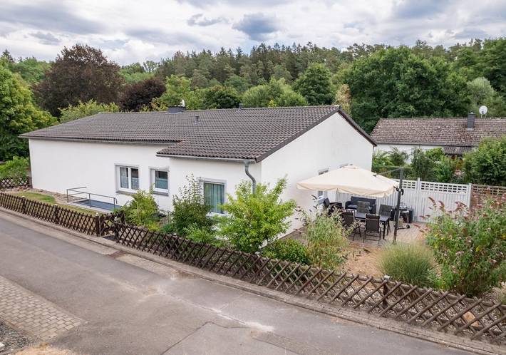 Bungalow für 4 Personen, mit Terrasse und Garten, kinderfreundlich im Hunsrück - 2