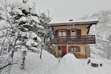 Maison de campagne pour 8 personnes, avec balcon et jardin, animaux acceptés à La Condamine-Châtelard