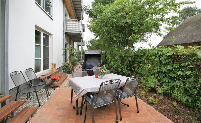 Ferienwohnung für 4 Personen, mit Terrasse und Garten sowie Sauna, kinderfreundlich in Lichtenhagen