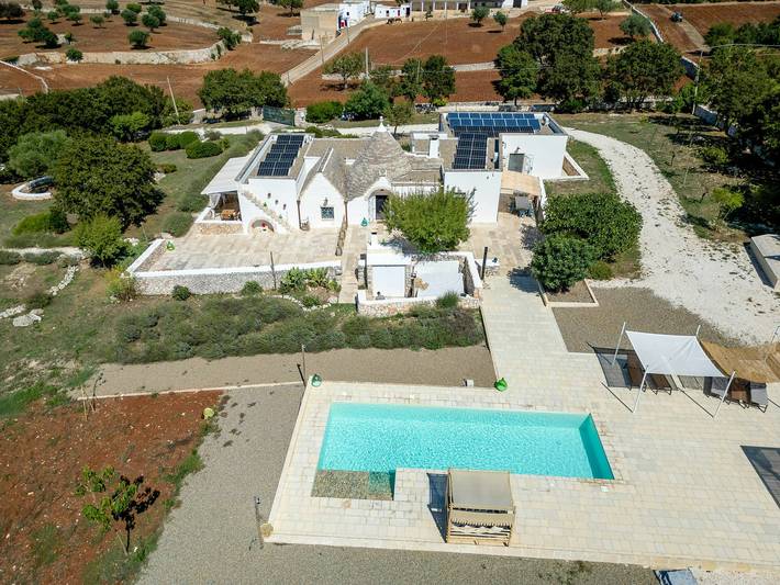 Location de vacances pour 10 personnes, avec Terrasse et Jardin à Noci