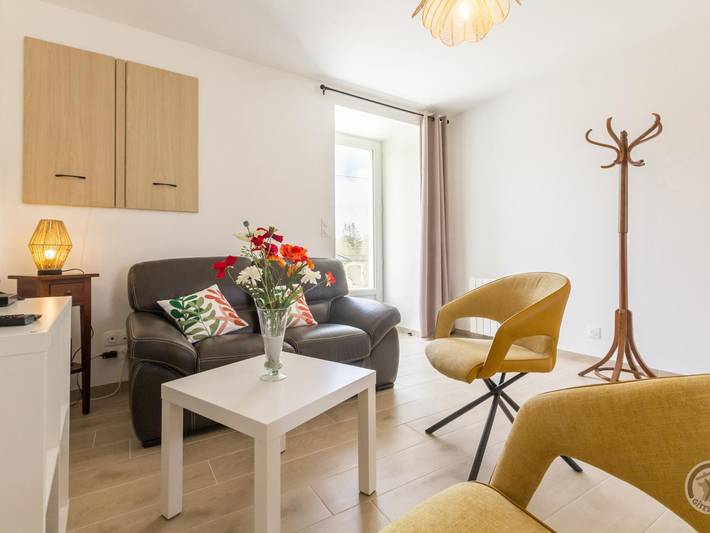 Gîte pour 4 personnes, avec terrasse dans Gare De Sottevast - 4