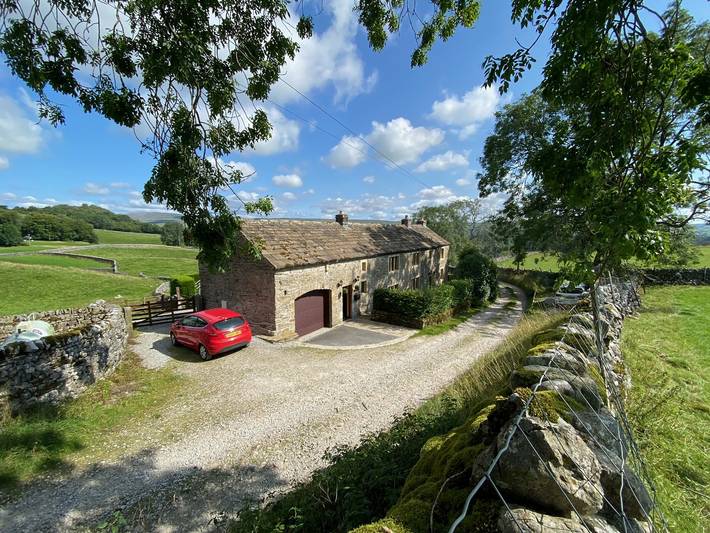 Log cabin for 6 people, with garden in Yorkshire Dales National Park