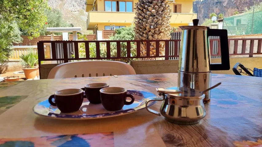 Casa vacanza per 6 persone, con giardino e panorama - 1