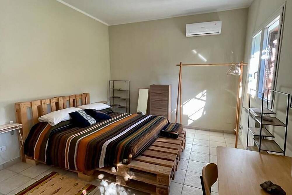 Apartment with Garden View in Lecce, Lecce Province
