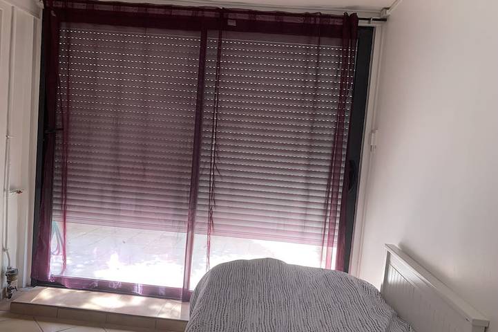 Location de vacances pour 2 personnes, avec terrasse et jardin à Vaulx-en-Velin - 2