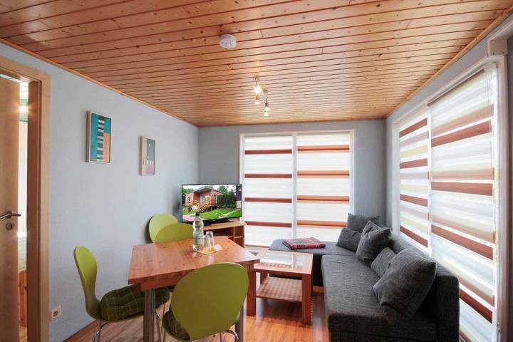 Ferienhaus für 4 Personen, mit Terrasse und Seeblick in Binz