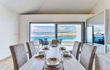 Ferienwohnung für 5 Personen, mit Balkon auf Pag