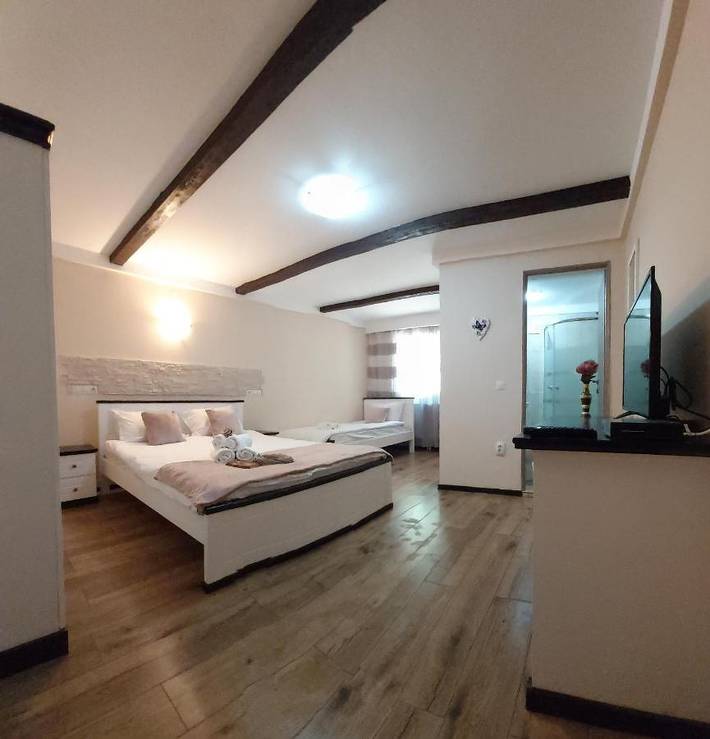 Dom wakacyjny dla 9 osób, z ogród i jacuzzi oraz basen w Kluż-Napoka