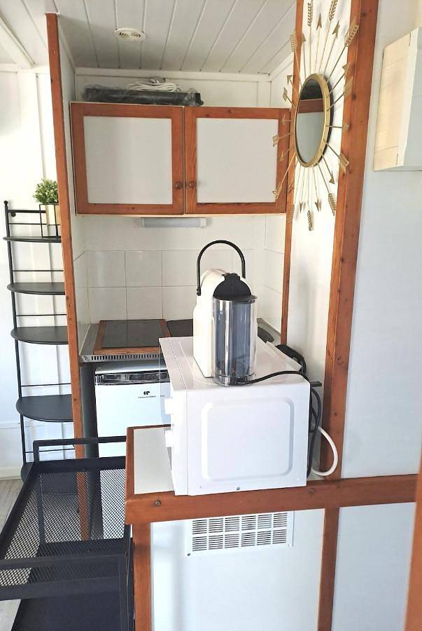 Gîte pour 6 personnes, avec jardin ainsi que piscine et terrasse à Herm - 4