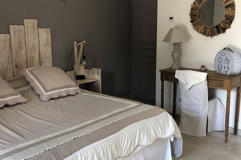 Schöne Luxusvilla mit privatem Pool 11mx4,50m in Bonnieux, Regionaler Naturpark Luberon
