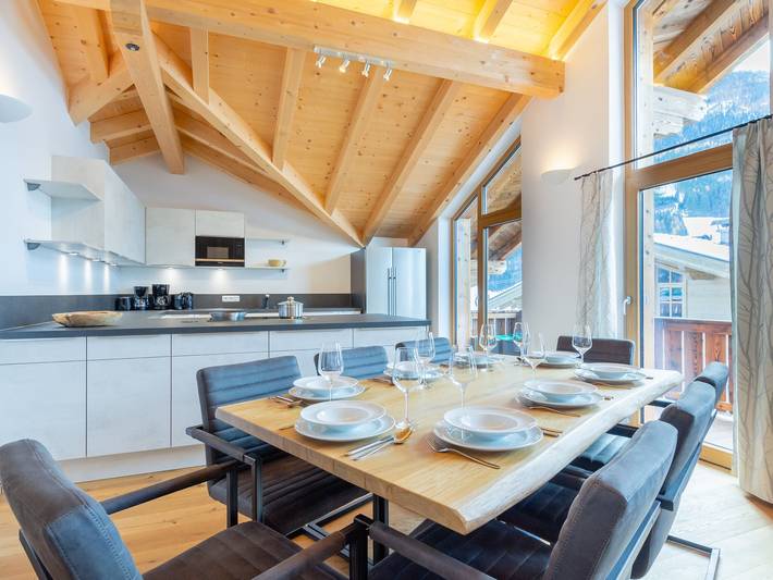 Ferienhaus für 24 Personen, mit Balkon und Balkon/Terrasse sowie Terrasse und Garten in Neukirchen am Großvenediger - 2
