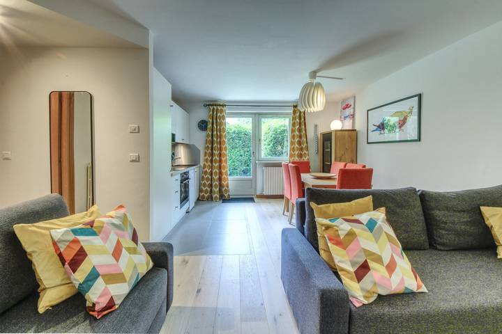 Gîte pour 7 personnes, avec jardin et terrasse, animaux acceptés dans Office De Tourisme De Chamonix