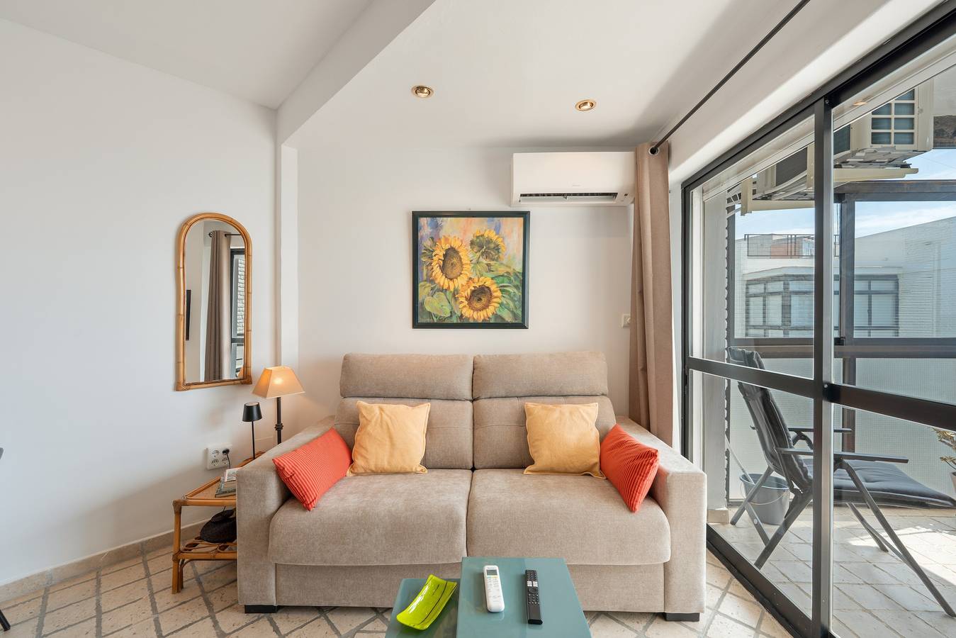 Hel lägenhet, Comfortable Valdecantos Apartment with Sea View, Wi-Fi and Air Conditioning in Marbella Centre, Marbella