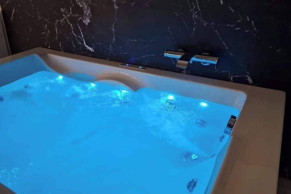 Ganze Wohnung, Executive apartment with jacuzzi - Quartier Européen Brussels in Etterbeek, Brüssel und Umgebung