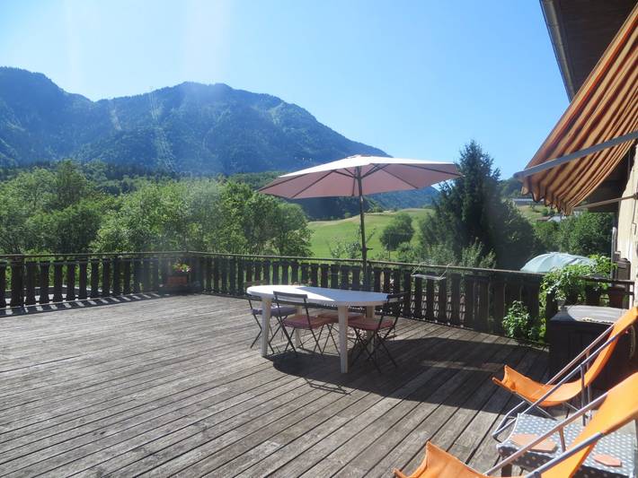 Gîte pour 5 personnes, avec terrasse et jacuzzi