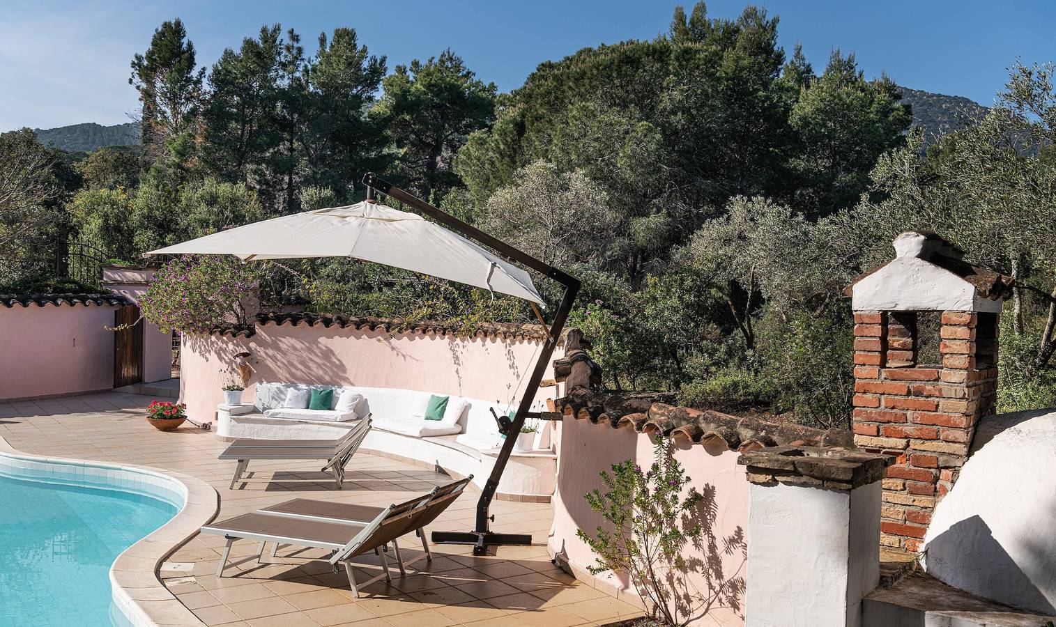 Villa Fiori 4 Is Molas – Esclusiva villa con piscina privata e vista mare in Sardegna in Is Molas, Pula e dintorni