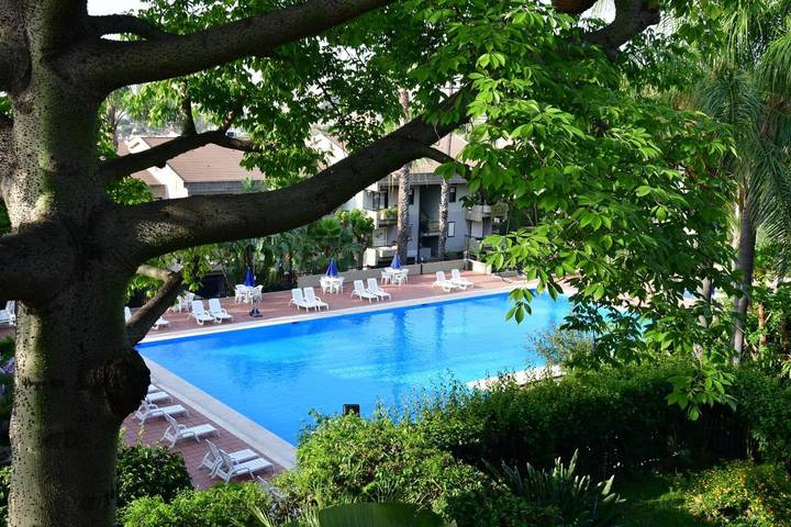 Chambre d’hôte pour 2 personnes, avec bassin pour enfant ainsi que balcon et piscine à Catane - 4