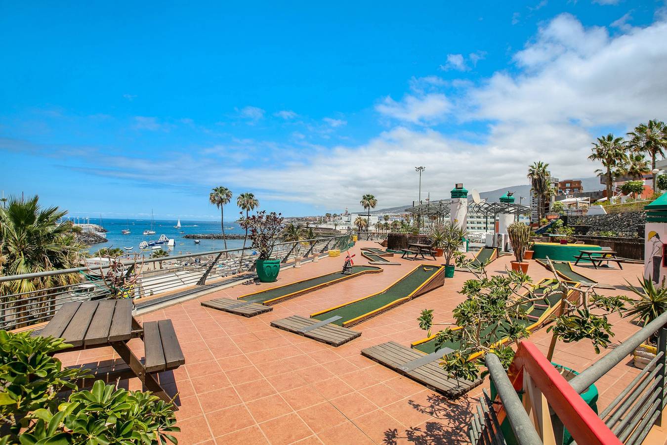 Entire studio, Holiday Home 'Estudio 5 Costa Adeje' with Sea View and Wi-Fi in Playa Puerto Colón, Adeje