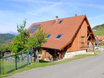 Gîte pour 4 personnes, avec terrasse à Les Adrets