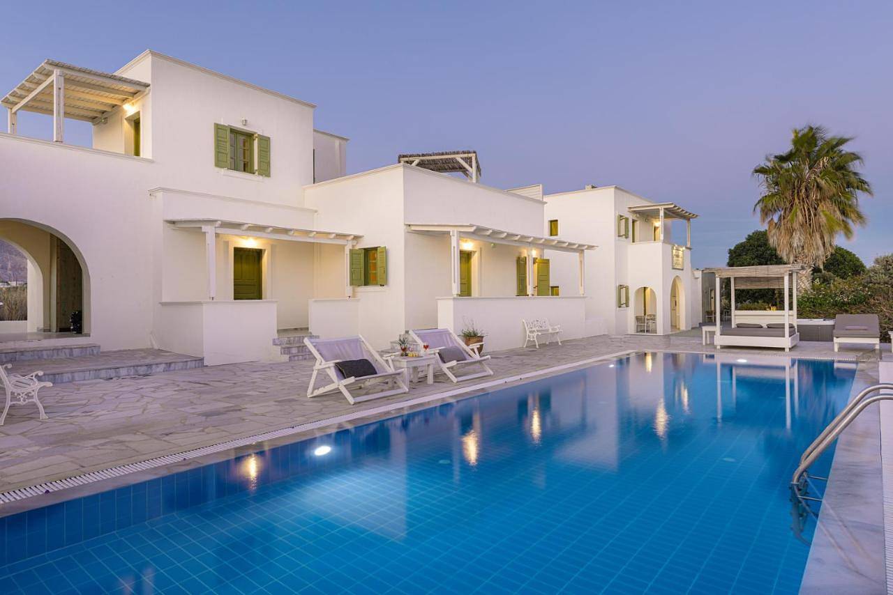 Ambeli Apartments in Agios Georgios (Santorin), Santorin