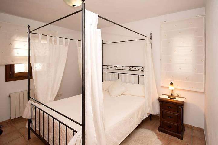 Villa ist Socorrat mit Pool, Tischtennis und Garten in St Miquel de Balansat, Sant Joan de Labritja