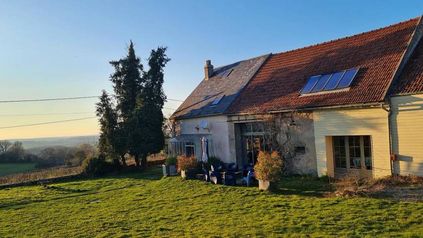 Location de vacances pour 20 personnes, avec sauna et piscine ainsi que vue et jardin, animaux acceptés à Saint-Germain-des-Champs - 2