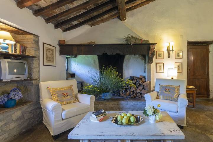 Villa + piscina vicino a Firenze. La Casaccia. Dorme 6+ 2 bambini. Pace e vedute in Londa, Firenze province