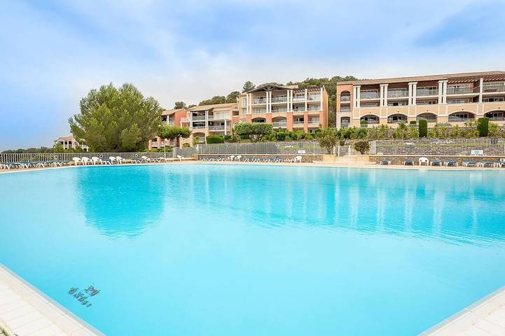 Gîte pour 6 personnes, avec Jardin et Piscine dans Port de Poussaï - 4
