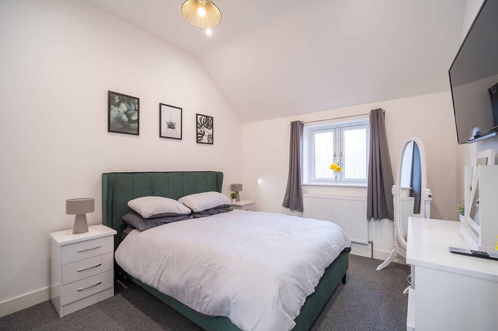 Barn Conversion - Commutable to lots of attractions, family & pet-friendly. in Staffordshire