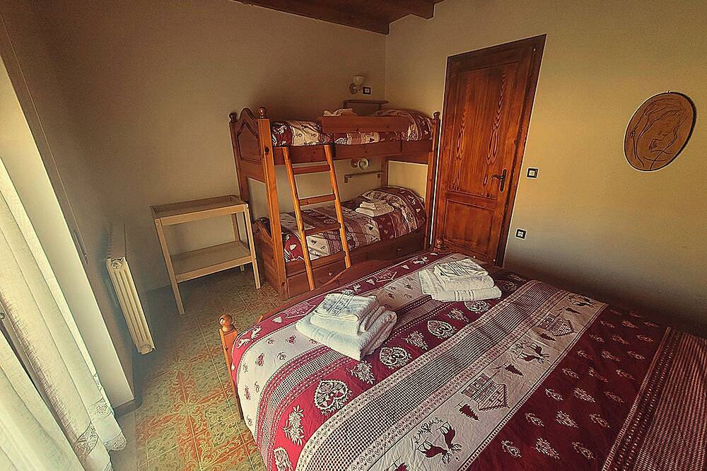 Appartamento intero, Locazione Turistica Cuore d'Altopiano, in mezzo al verde a due passi dal centro in Asiago, Provincia di Vicenza